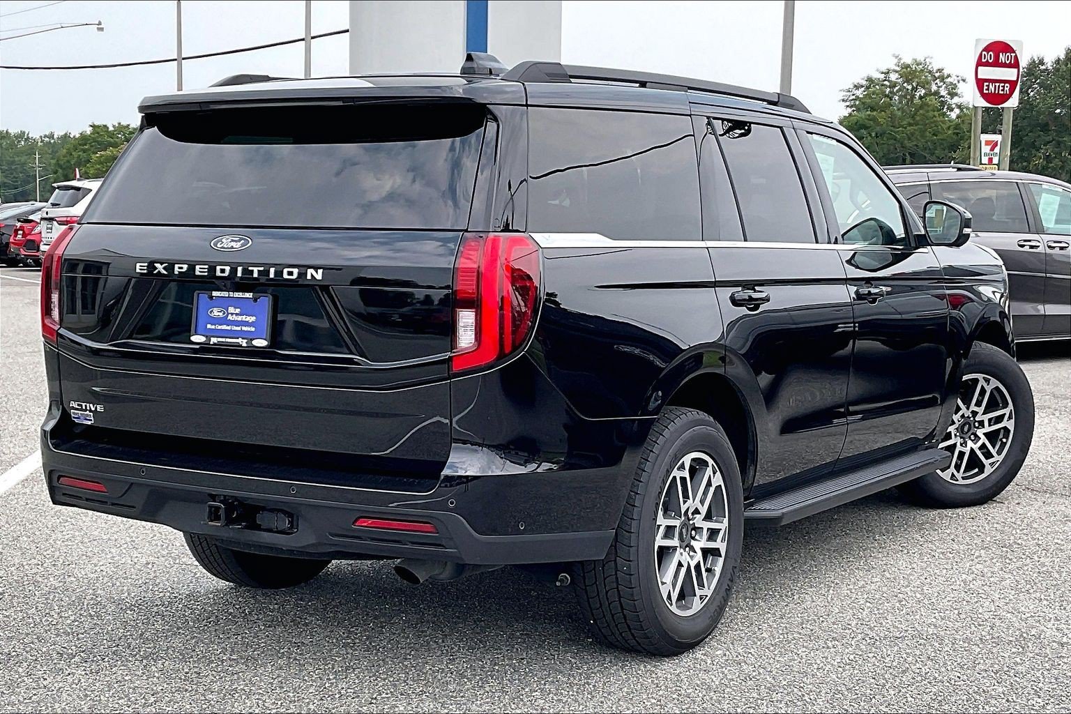 Certified 2025 Ford Expedition Active RWD image 11
