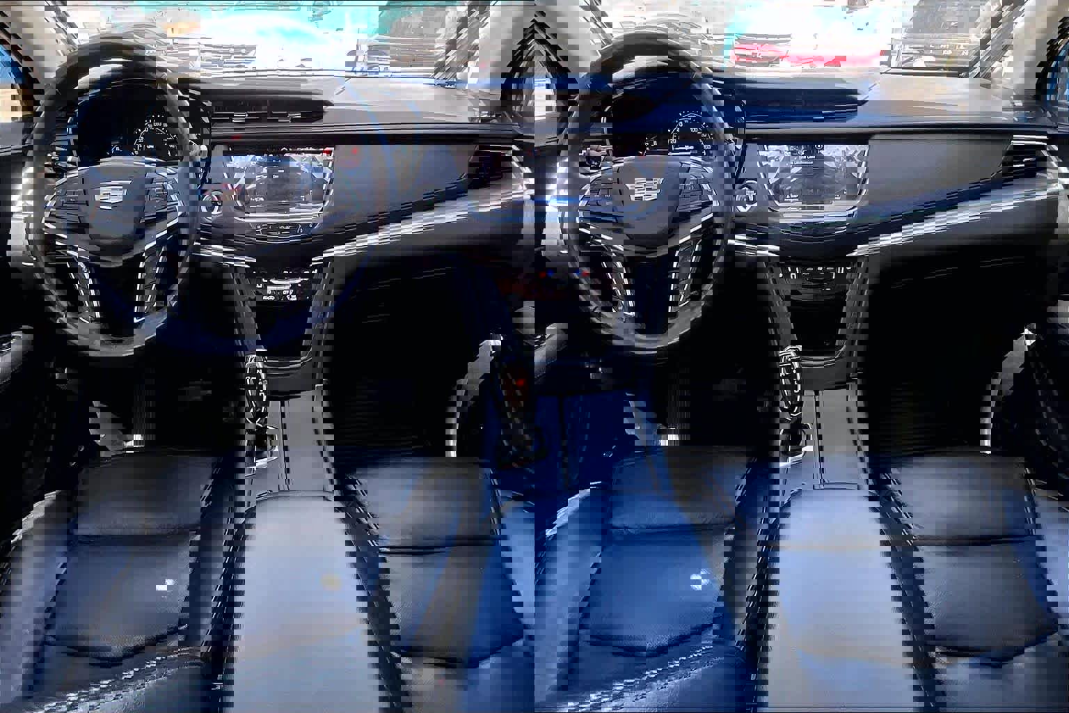 Used 2017 Cadillac XT5 Luxury w/ Driver Awareness Package image 15