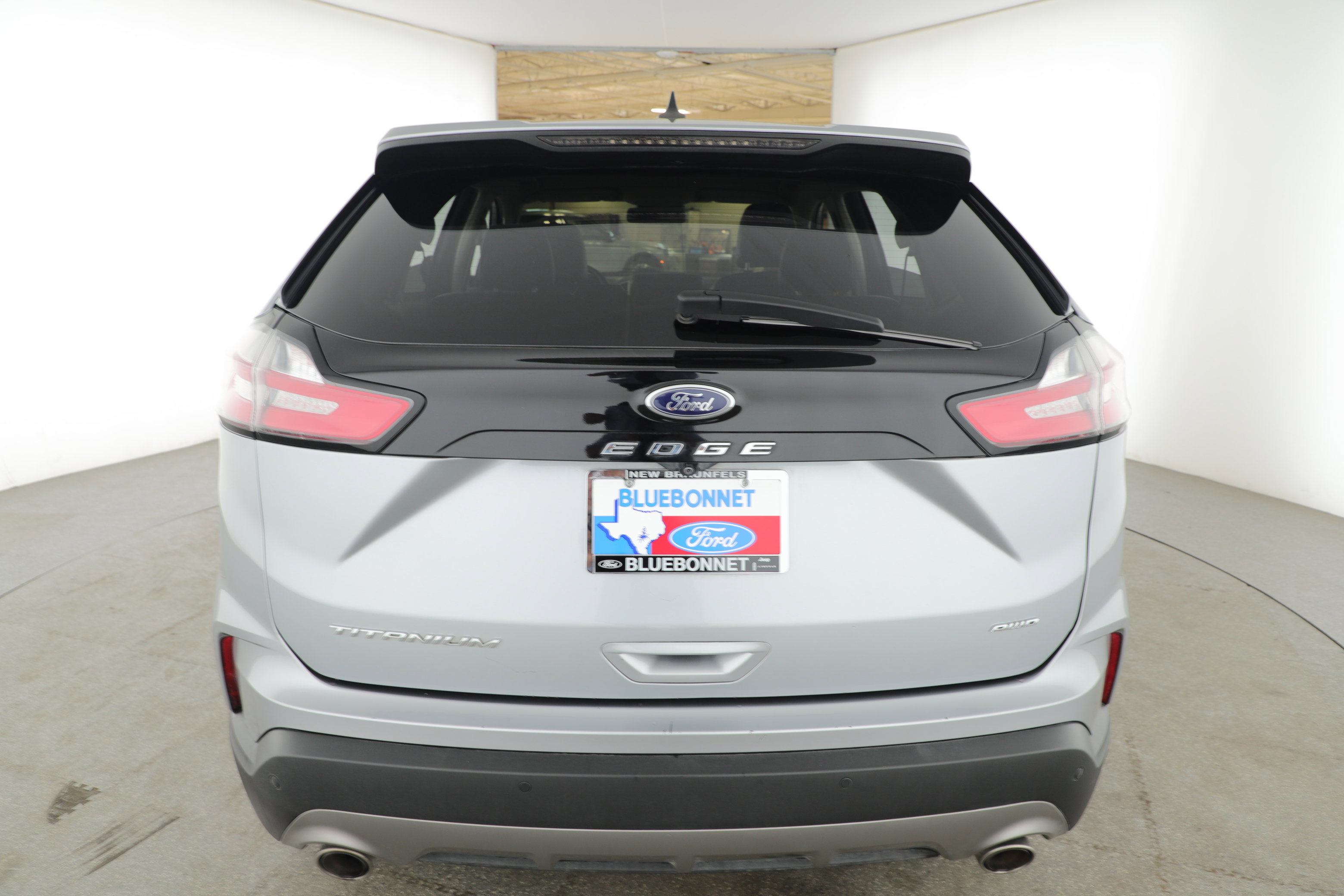 Certified 2022 Ford Edge Titanium w/ Equipment Group 301A image 2