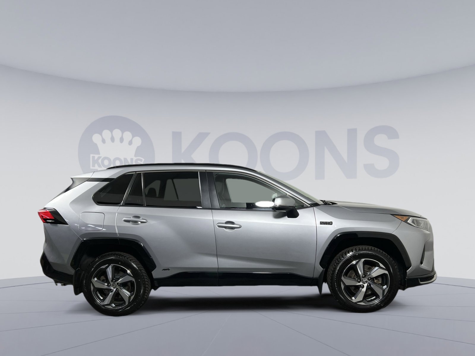Used 2021 Toyota RAV4 SE w/ Weather & Moonroof Package image 8