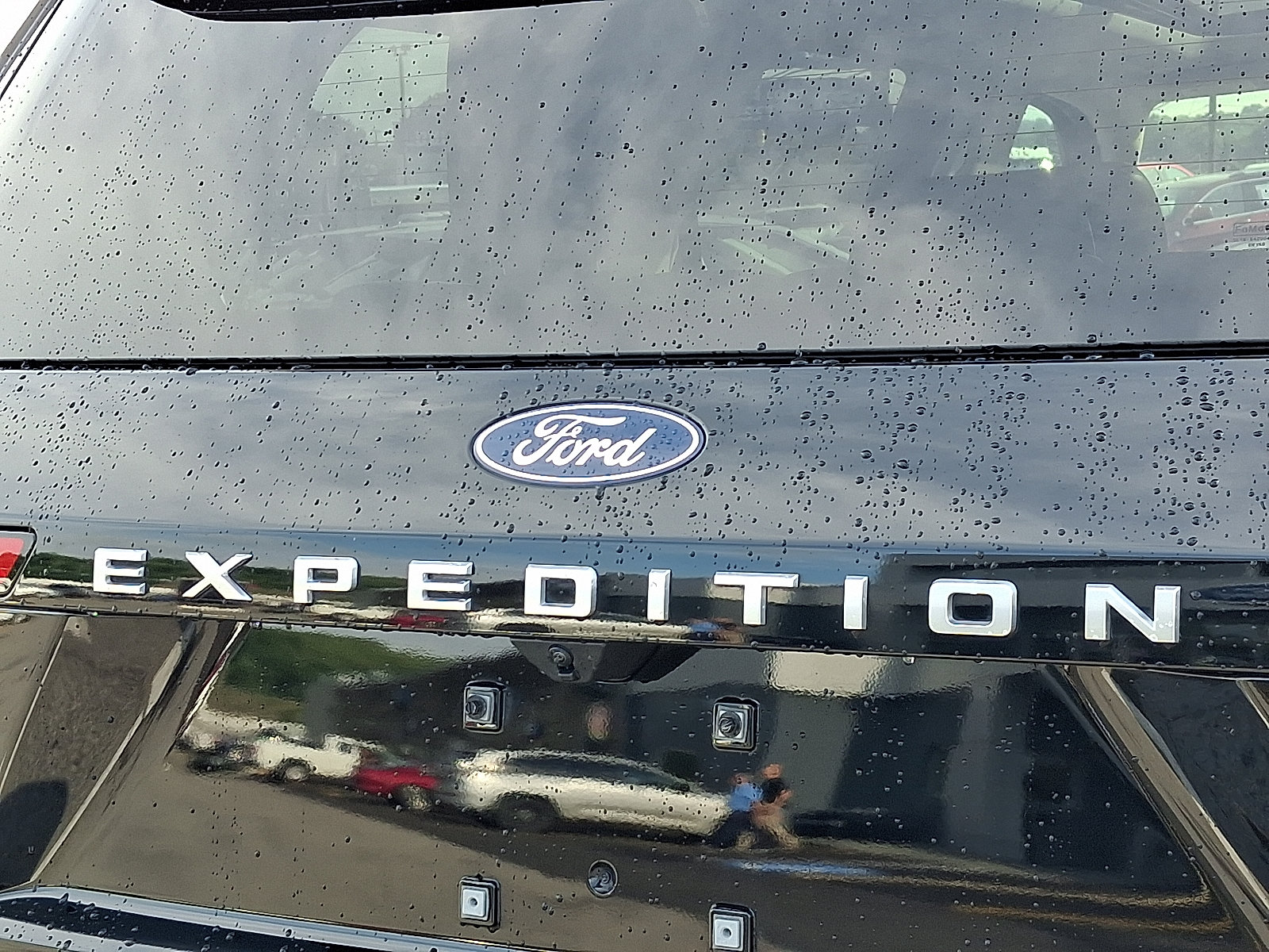 Certified 2025 Ford Expedition Platinum w/ Platinum Ultimate Package AWD/4WD image 30