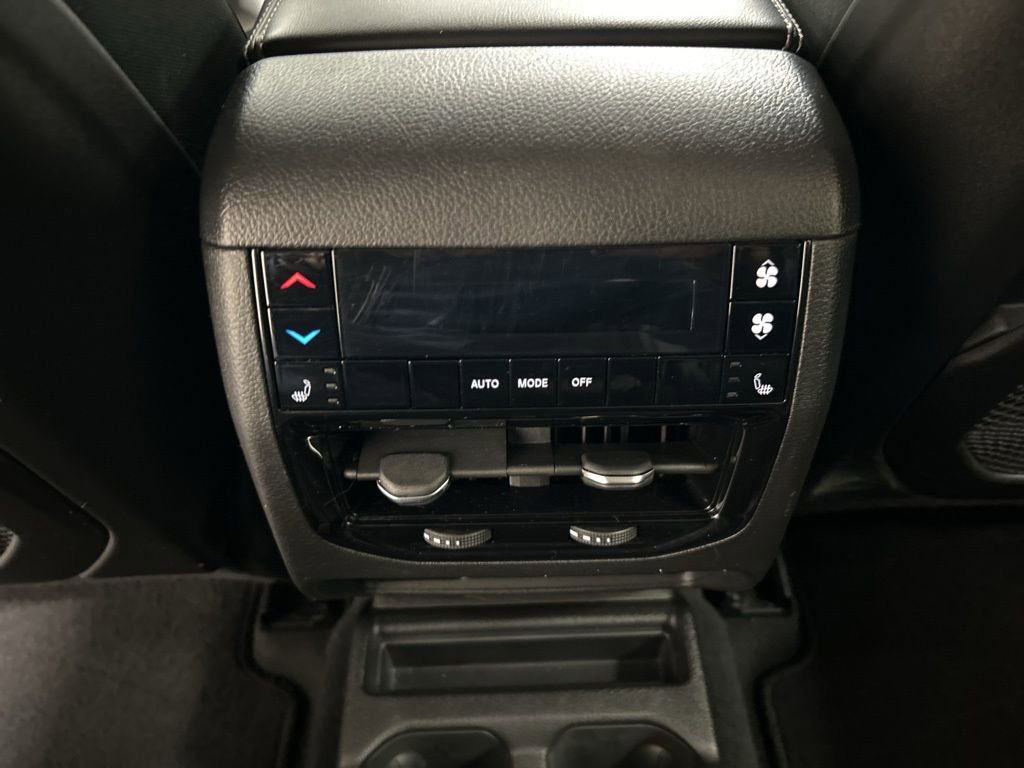 Used 2023 Jeep Grand Cherokee L Limited image 25