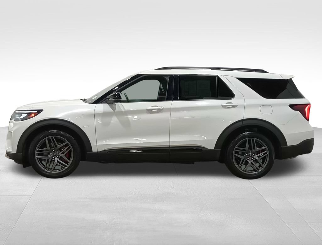 Certified 2025 Ford Explorer ST w/ Sun And Sound Package AWD/4WD image 9