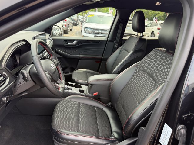 Certified 2024 Ford Escape ST-Line w/ Tech Pack #1 AWD/4WD image 6