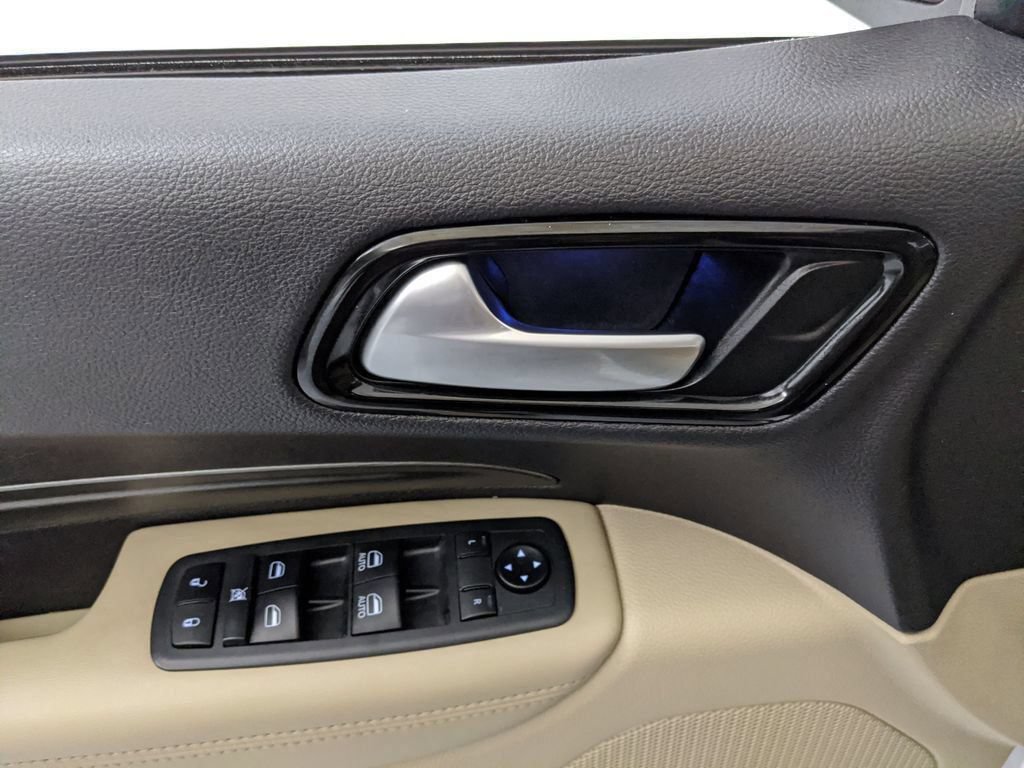 Used 2021 Dodge Durango SXT RWD image 16