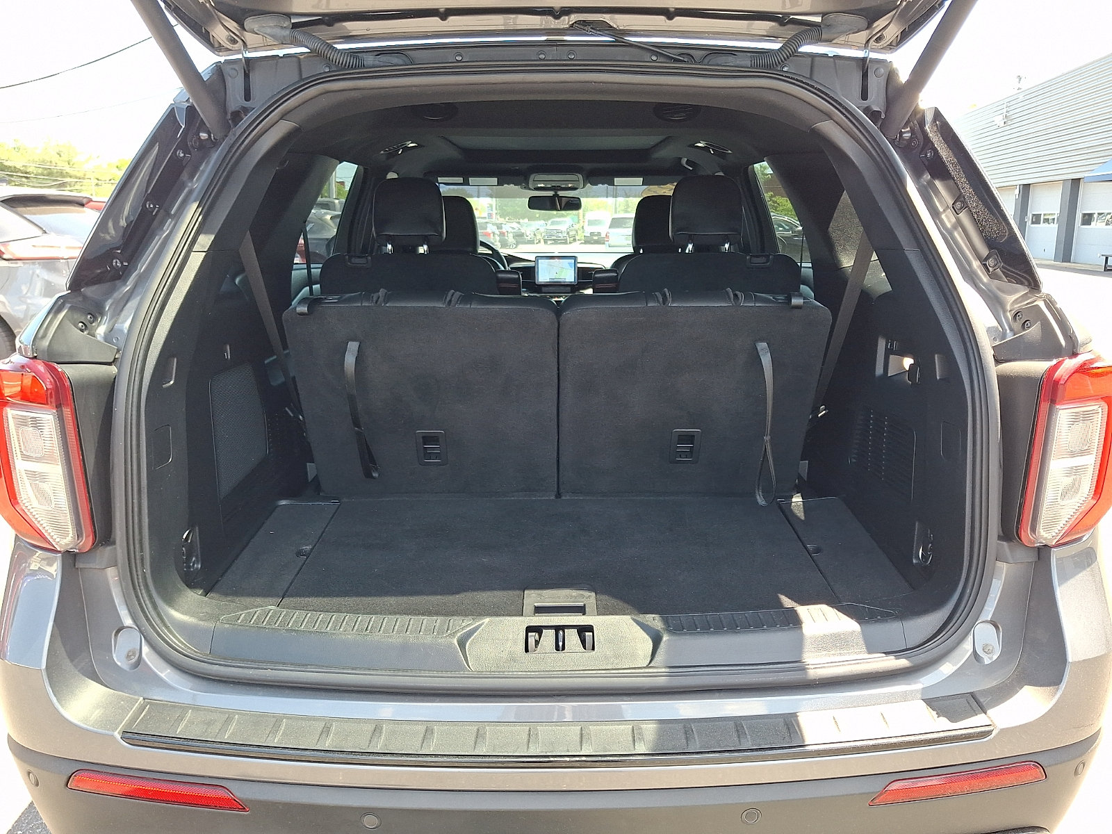 Certified 2023 Ford Explorer ST-Line w/ Class IV Trailer Tow Package AWD/4WD image 30