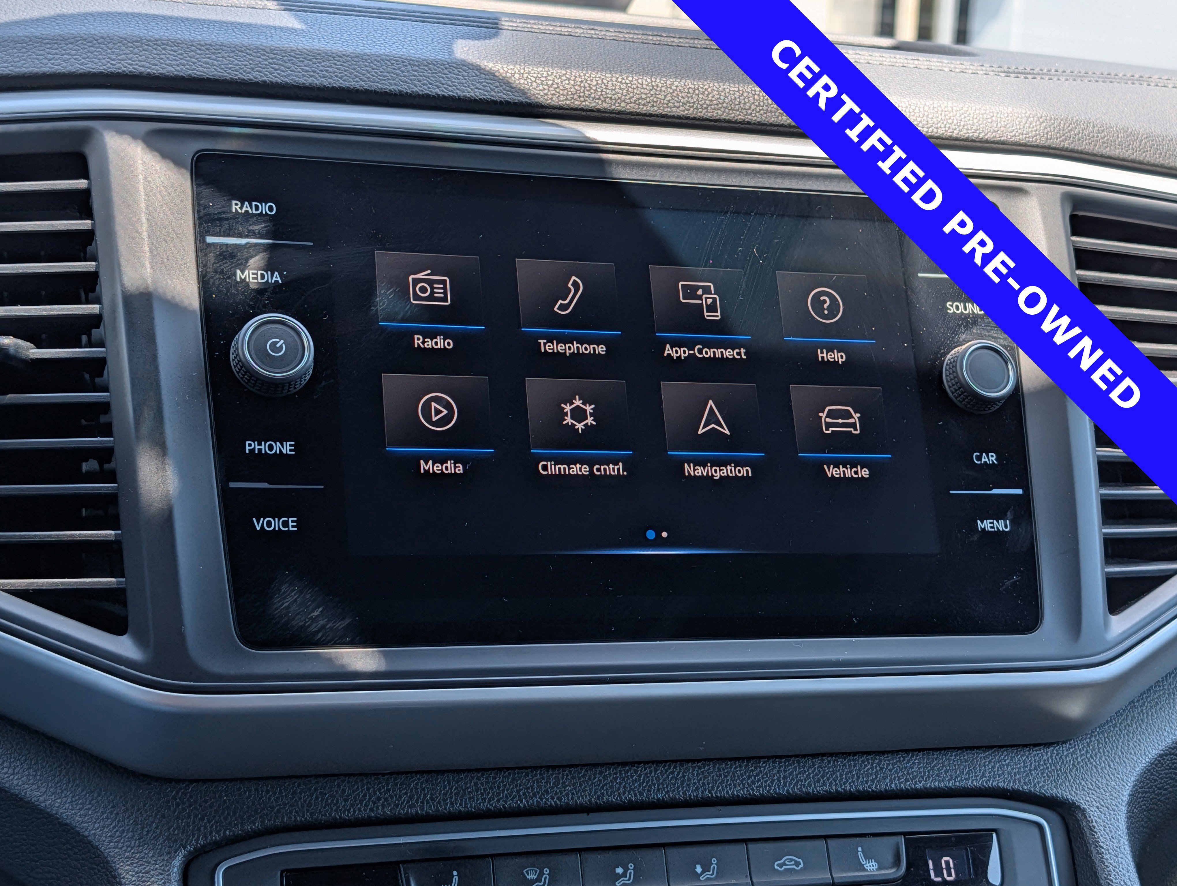 Used 2021 Volkswagen Atlas Cross Sport SE FWD image 29