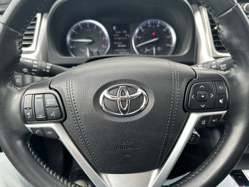 Used 2019 Toyota Highlander Limited AWD/4WD image 39