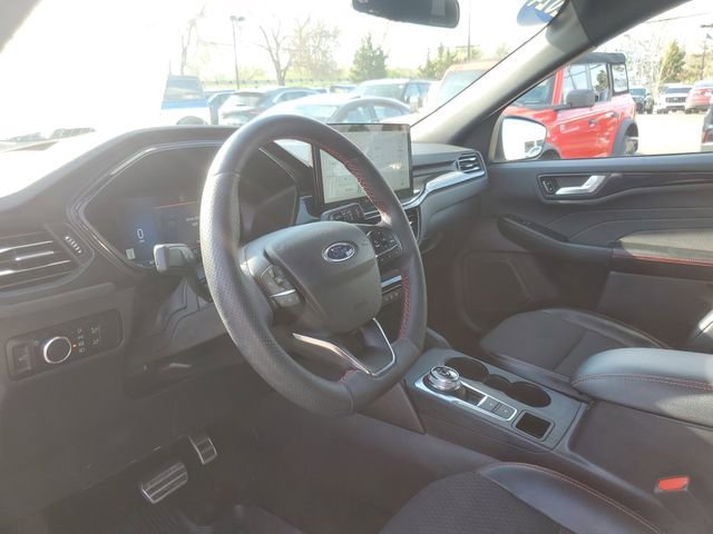 Certified 2024 Ford Escape ST-Line w/ Tech Pack #1 AWD/4WD image 15