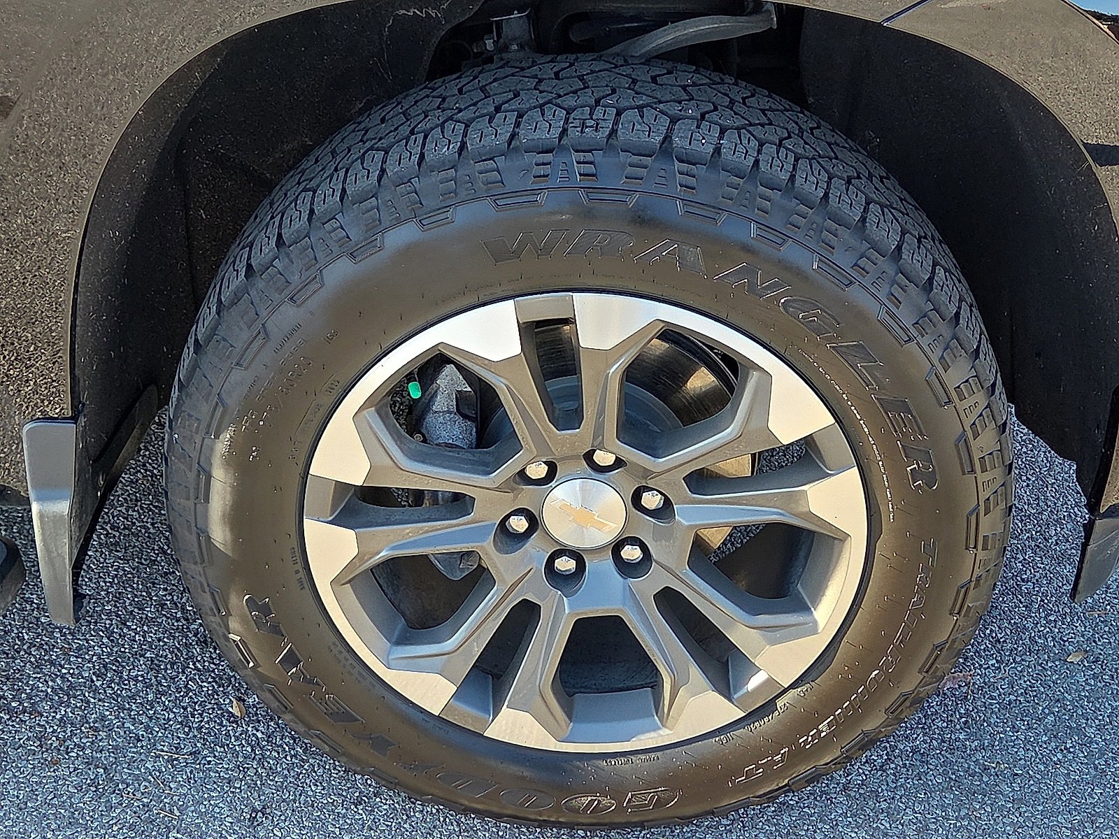 Used 2024 Chevrolet Silverado 1500 High Country w/ Technology Package image 7