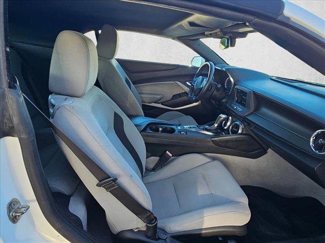 Used 2020 Chevrolet Camaro LT RWD image 17