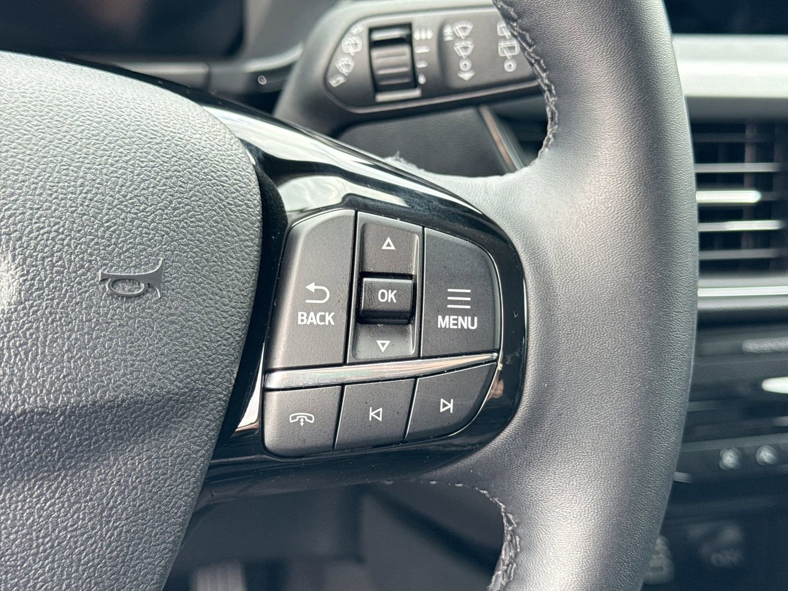 Certified 2025 Ford Escape Platinum image 23