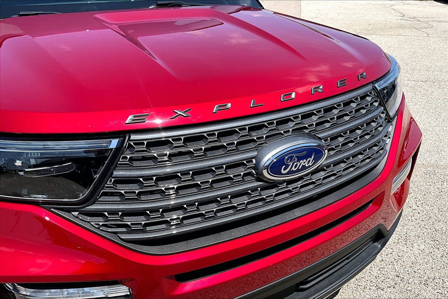 Certified 2024 Ford Explorer XLT w/ Equipment Group 202A AWD/4WD image 31