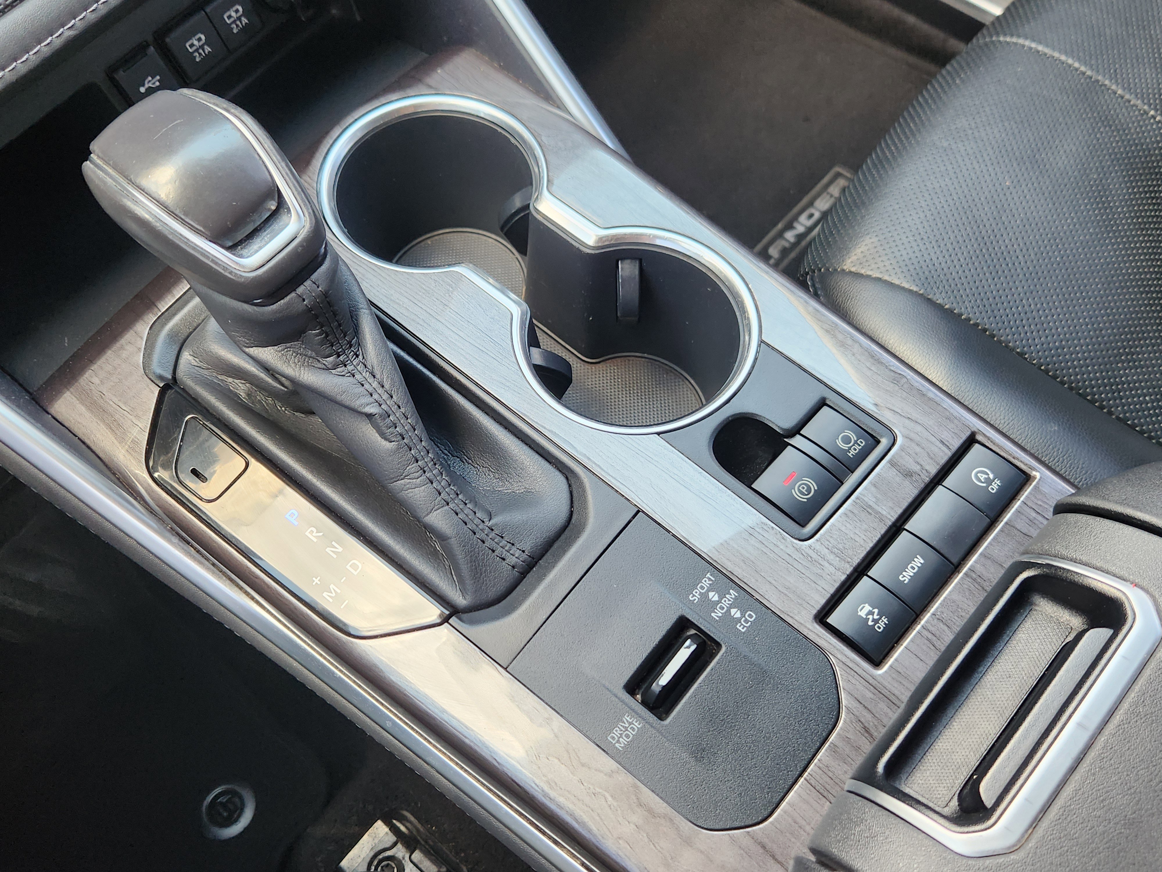 Used 2020 Toyota Highlander Platinum FWD image 14