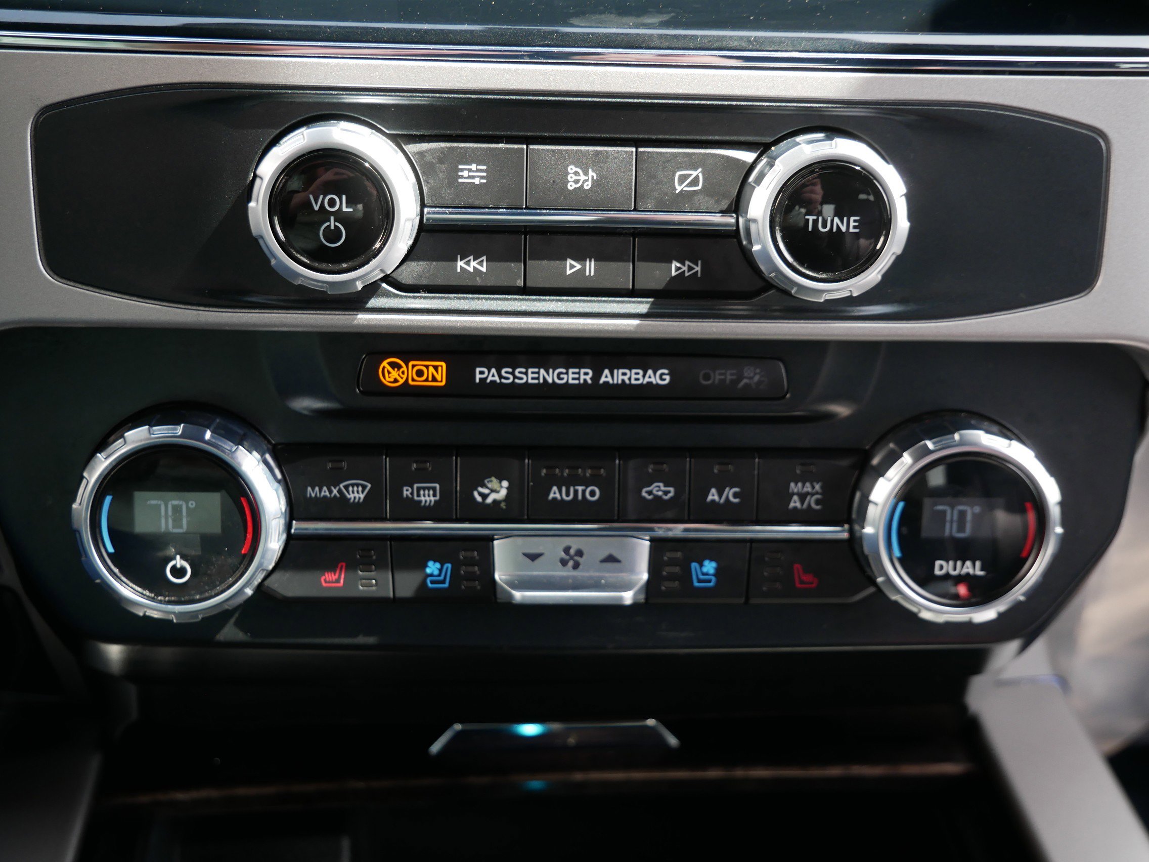Certified 2022 Ford F350 Lariat w/ Chrome Package AWD/4WD image 13