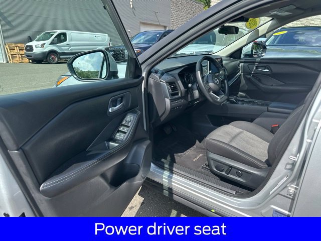 Used 2024 Nissan Rogue SV AWD/4WD image 13