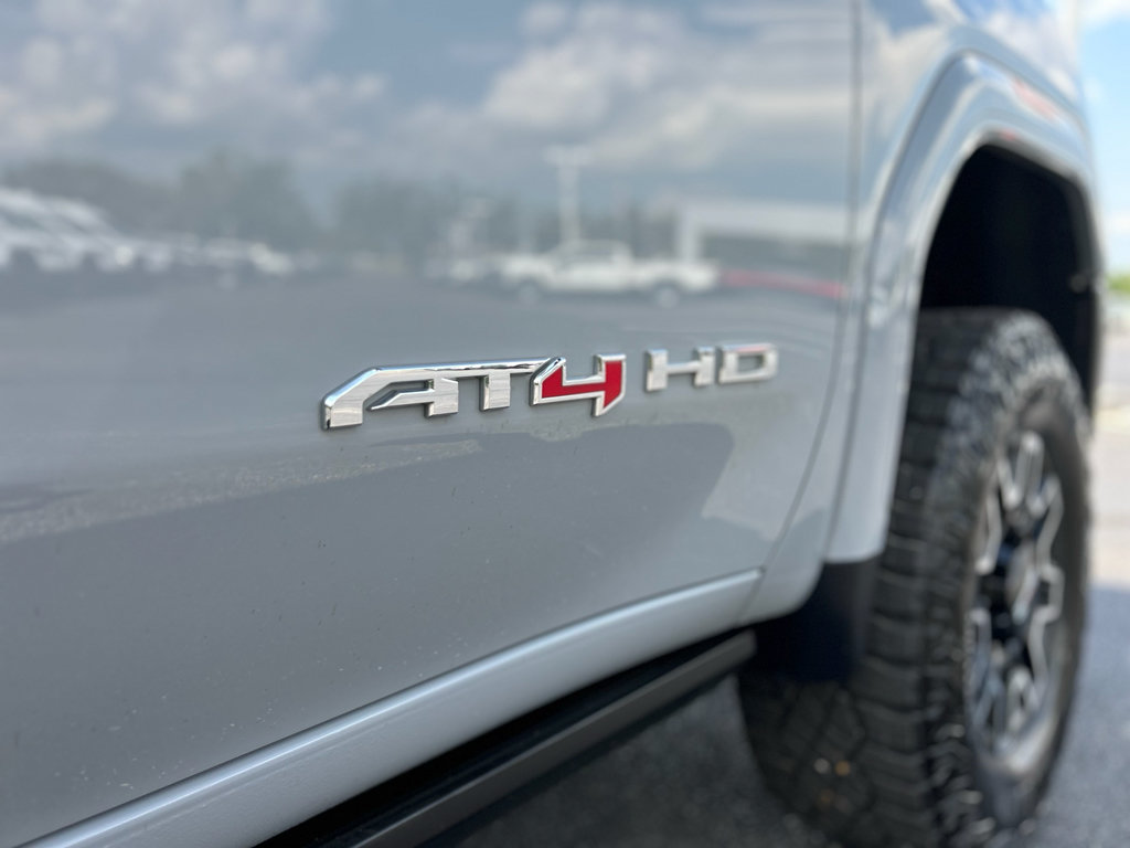 Used 2024 GMC Sierra 2500 AT4 w/ AT4 Premium Plus Package AWD/4WD image 9