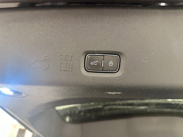 Certified 2025 Ford Expedition Platinum image 22