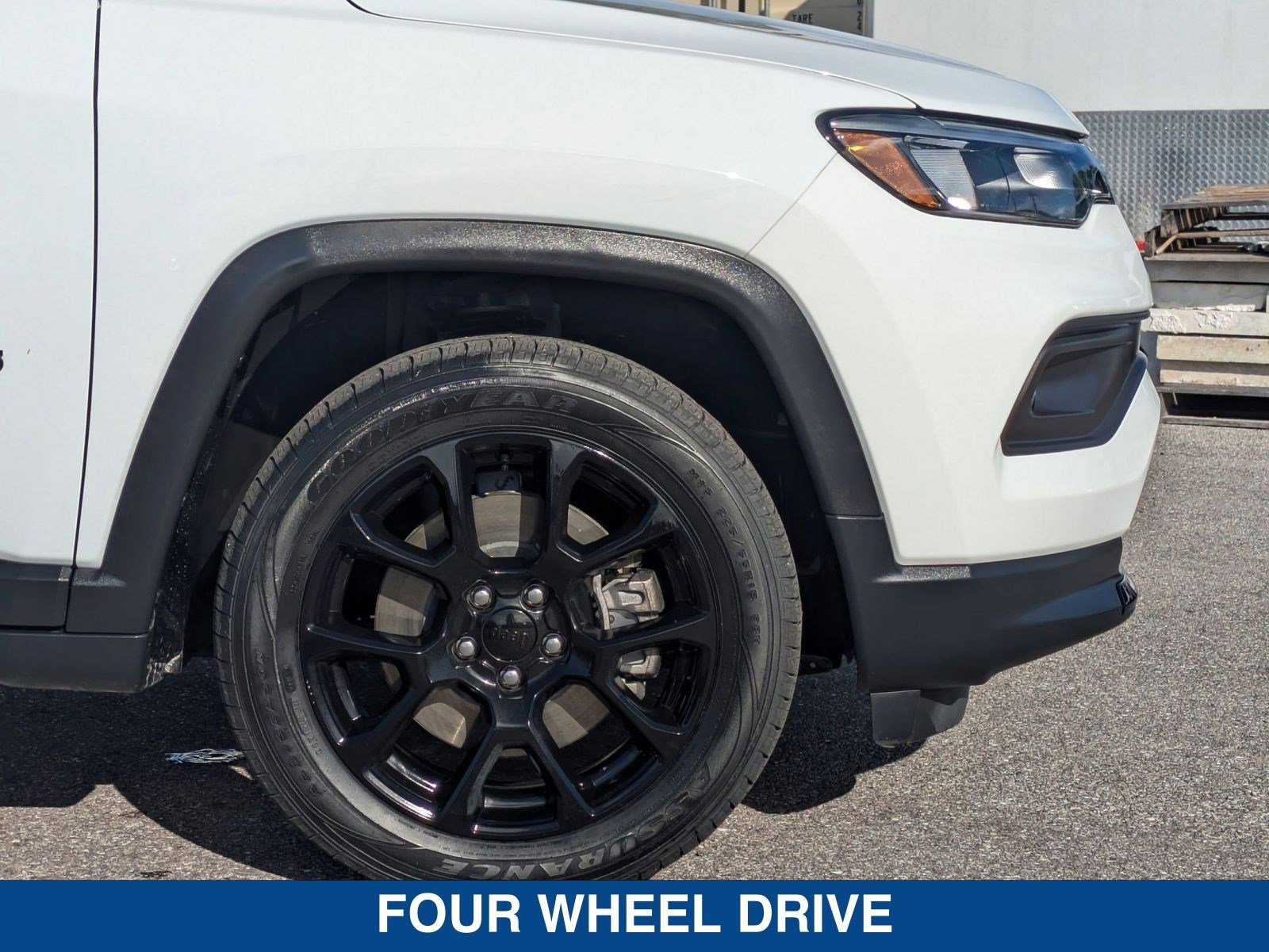 Used 2024 Jeep Compass Latitude w/ Convenience Group image 11