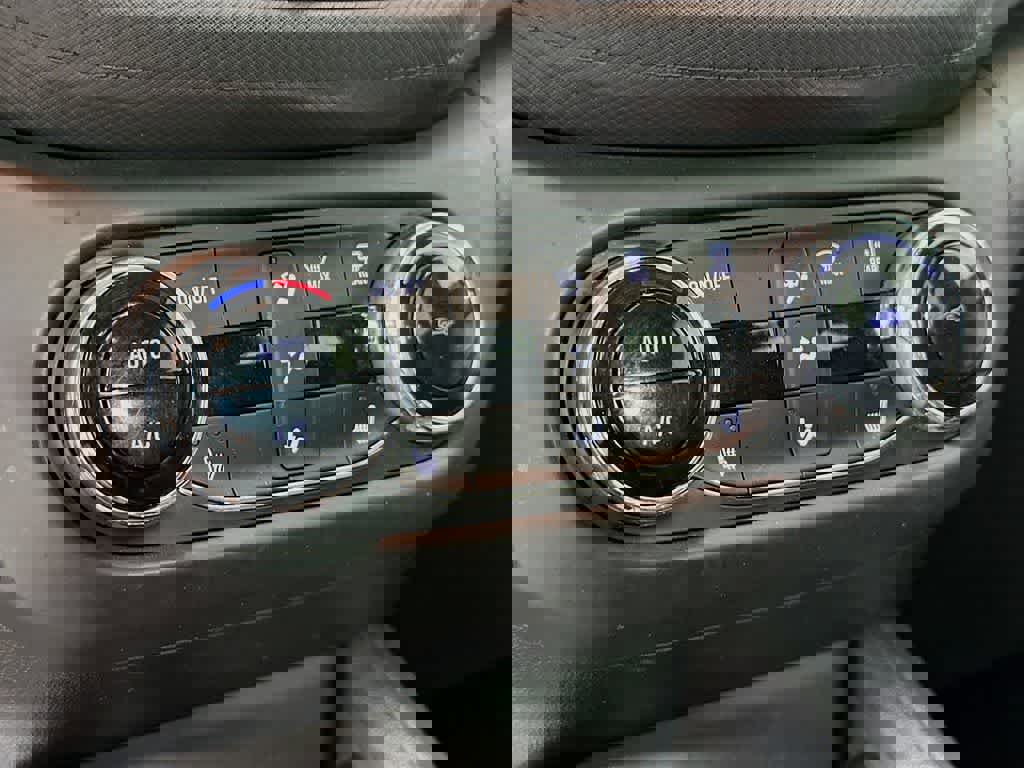 Used 2022 Chevrolet TrailBlazer LT w/ Convenience Package image 20