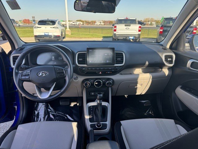 Used 2024 Hyundai Venue SEL image 27