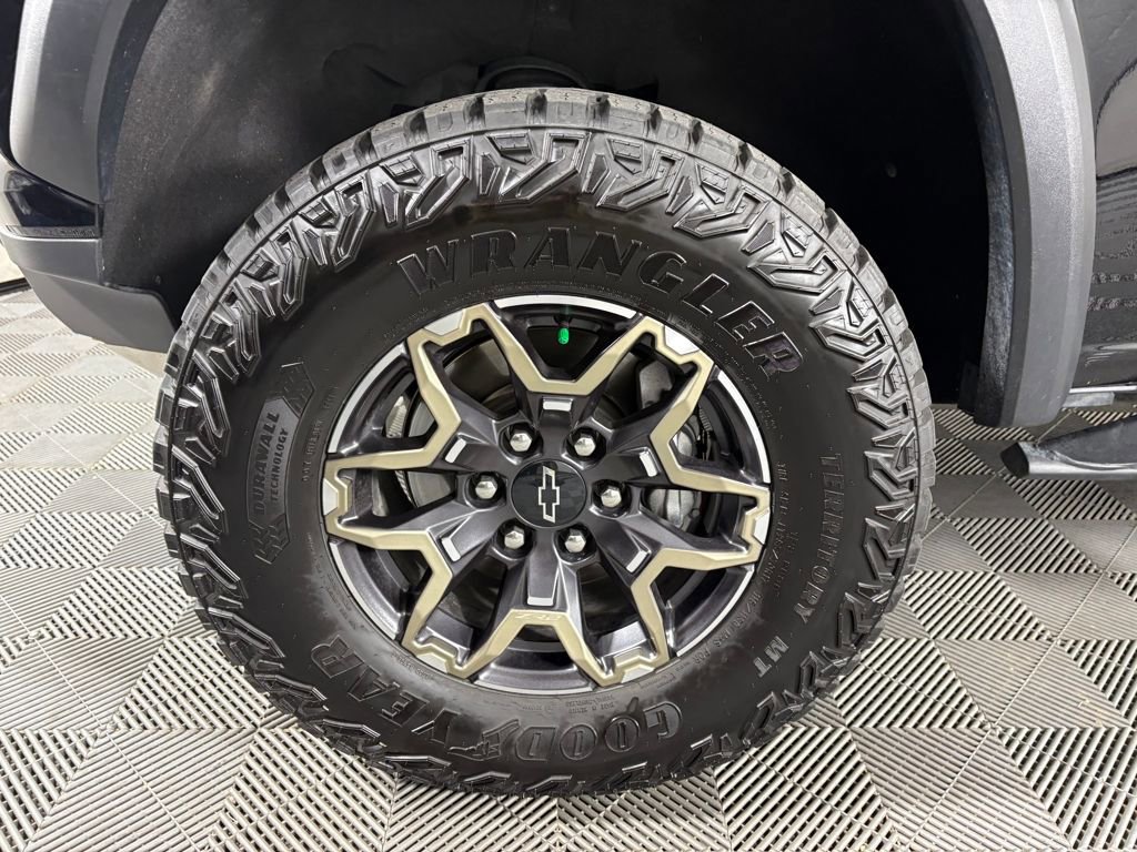 Used 2024 Chevrolet Colorado ZR2 w/ Technology Package image 11