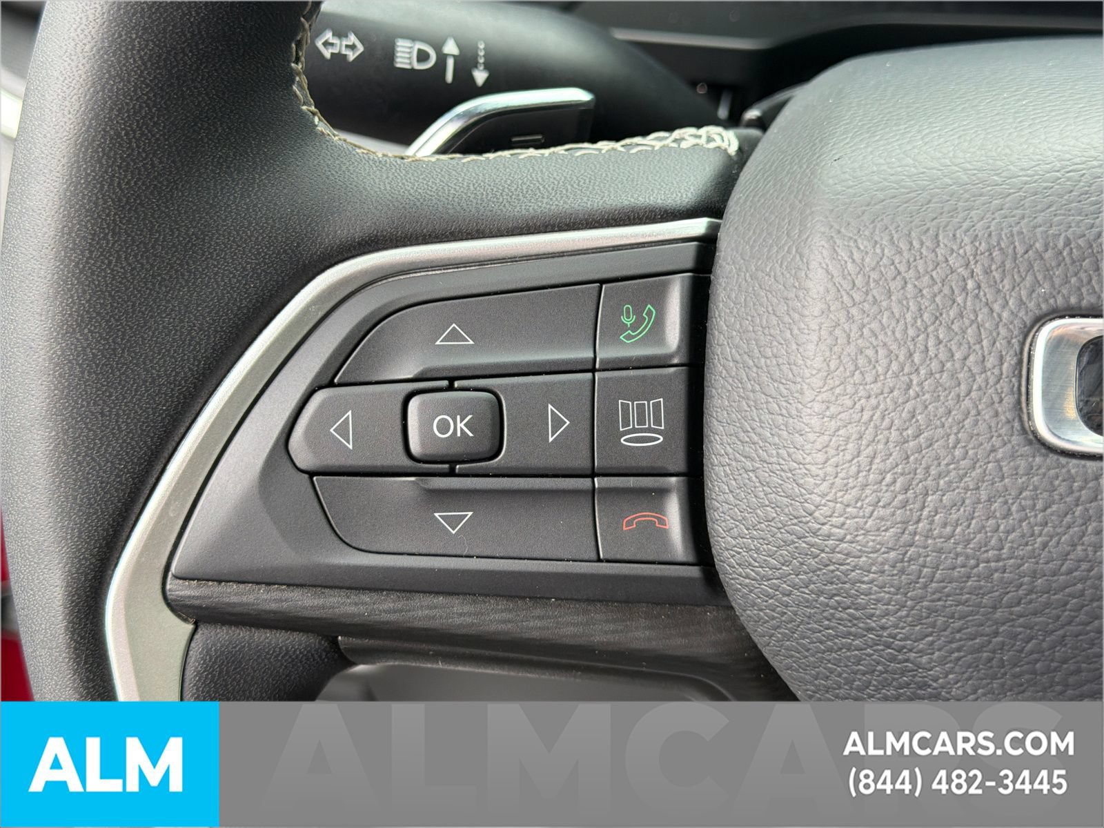 Used 2025 Jeep Grand Cherokee Altitude AWD/4WD image 29