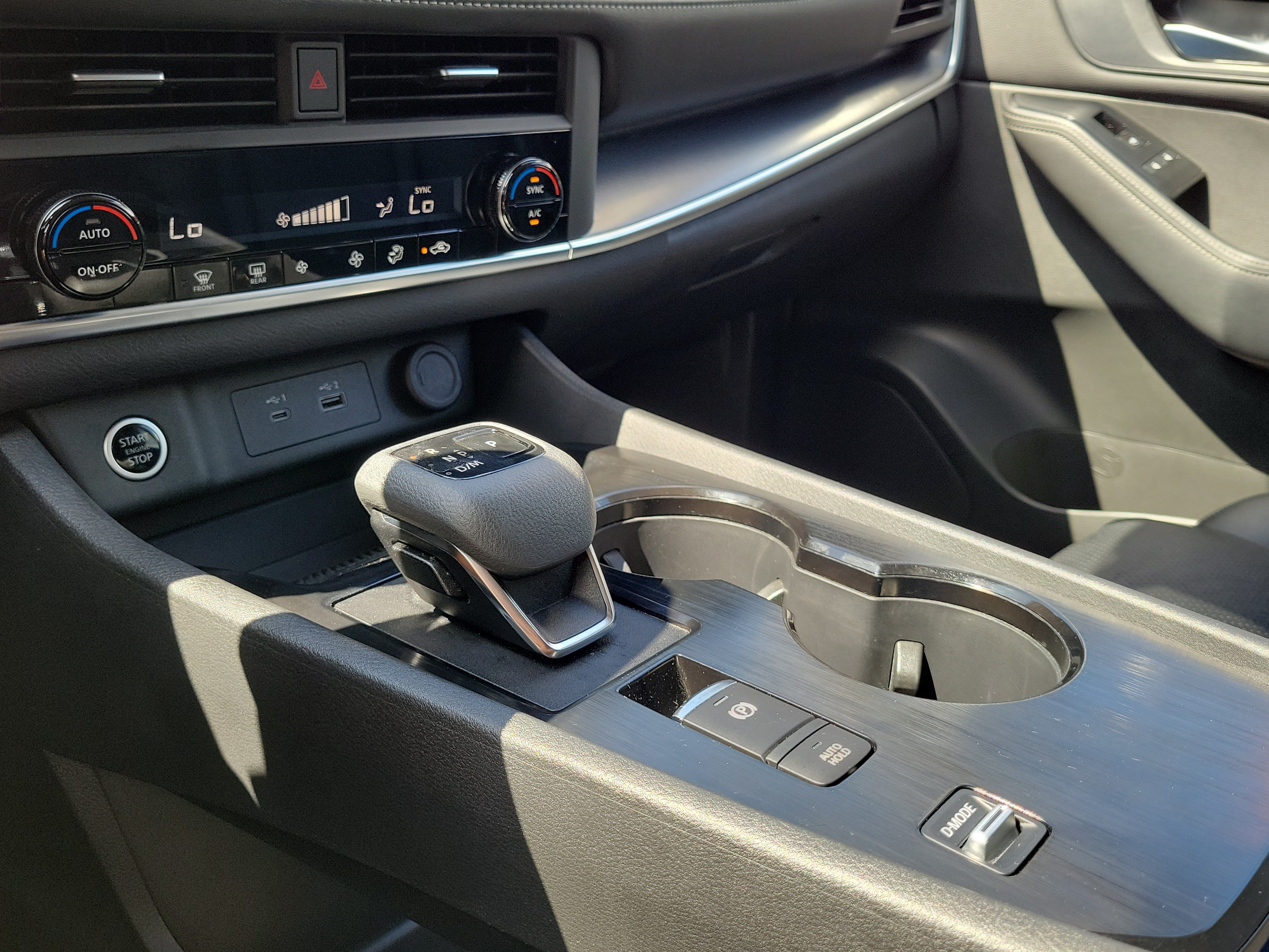 Used 2023 Nissan Rogue SV FWD image 27