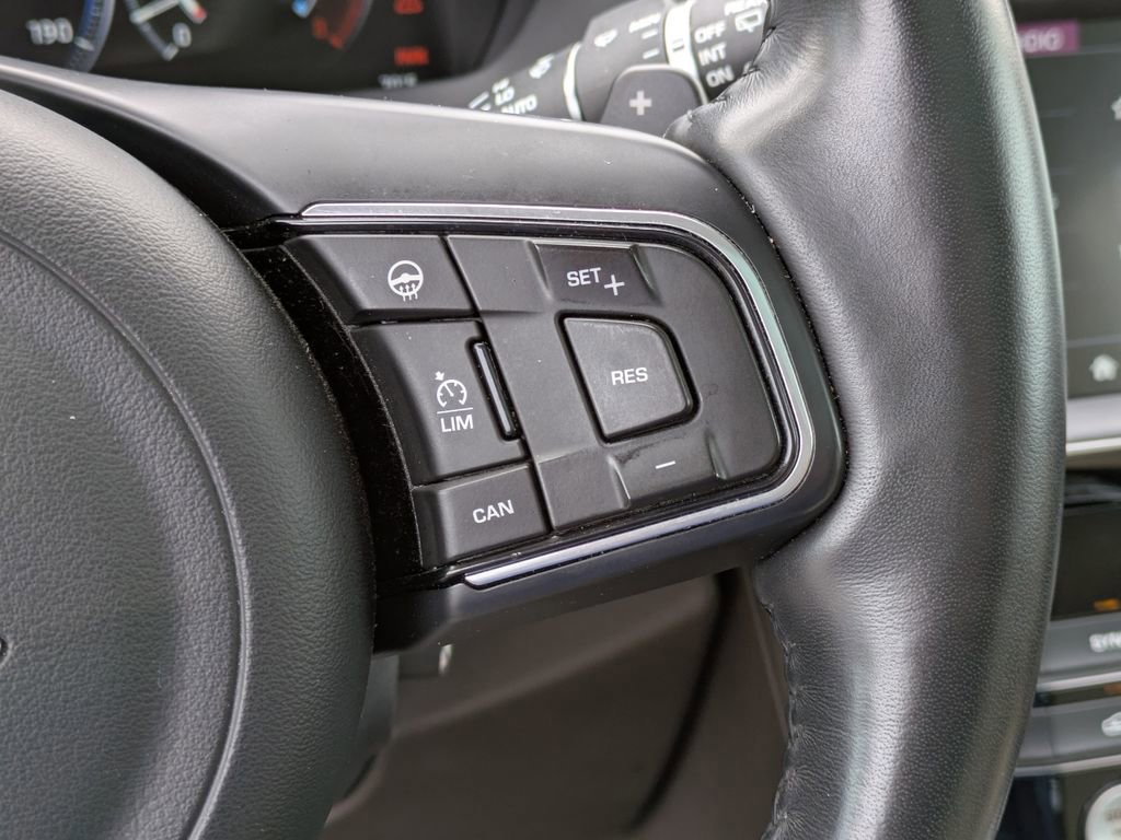 Used 2017 Jaguar F-PACE Prestige image 26