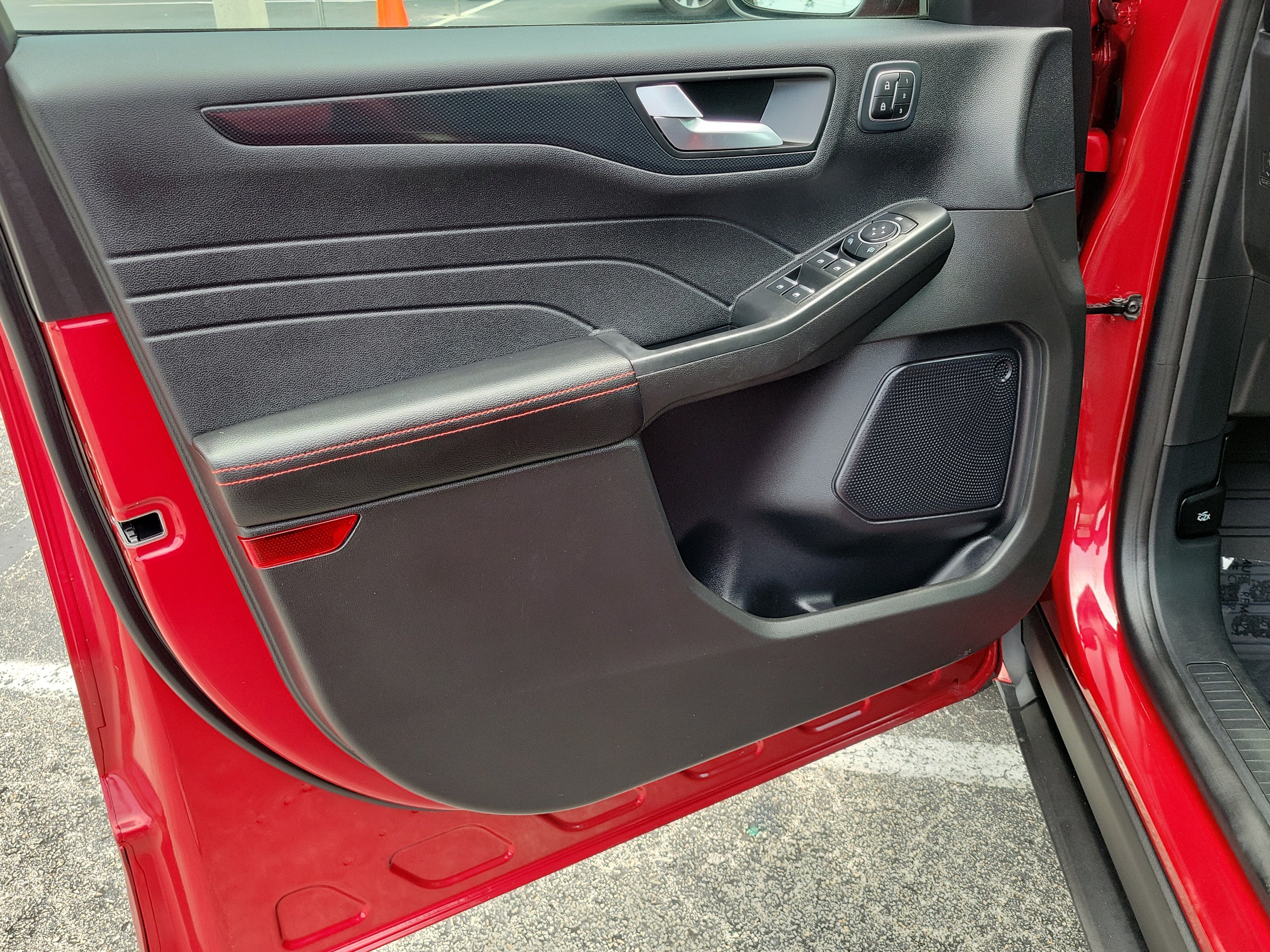 Certified 2023 Ford Escape ST-Line Elite AWD/4WD image 17
