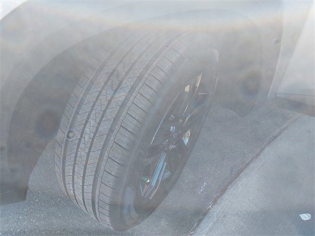 Used 2025 Chevrolet Trax ACTIV w/ Sunroof Package image 32