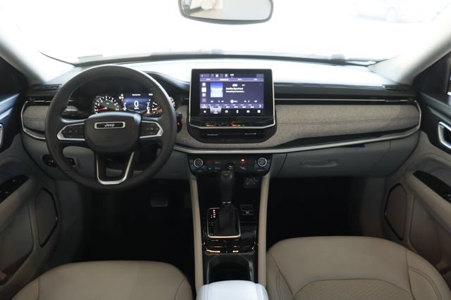 Used 2022 Jeep Compass Latitude FWD image 25