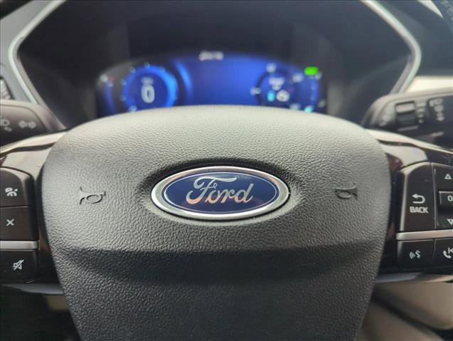 Certified 2022 Ford Escape Titanium image 22
