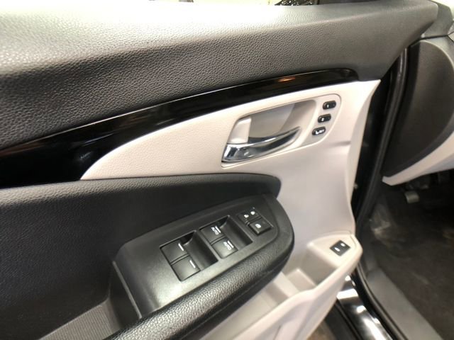 Used 2019 Honda Pilot Elite image 12