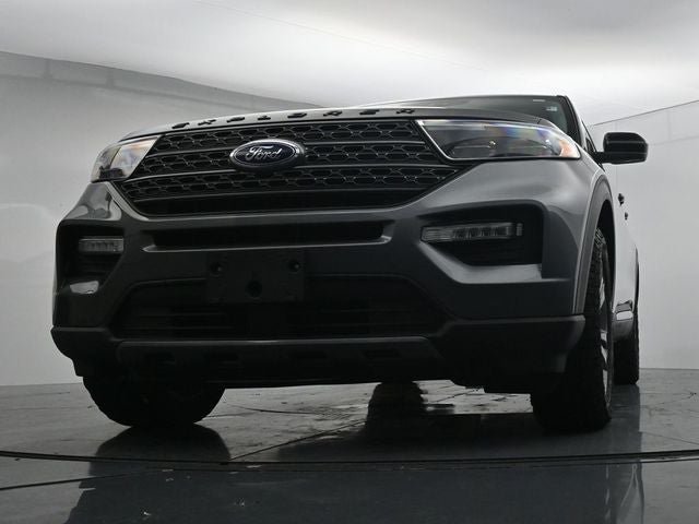 Certified 2023 Ford Explorer XLT w/ Equipment Group 202A AWD/4WD image 33