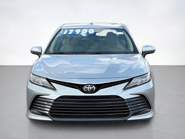 Used 2021 Toyota Camry LE image 8