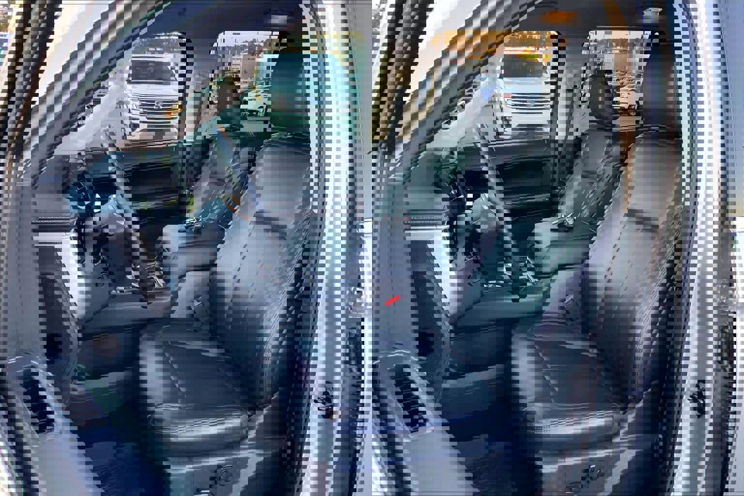 Certified 2024 Ford Expedition XLT image 10