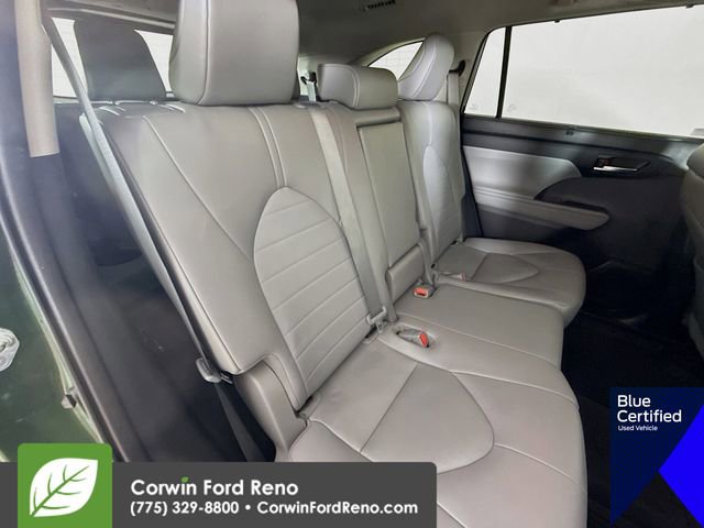 Used 2023 Toyota Highlander XLE AWD/4WD image 32