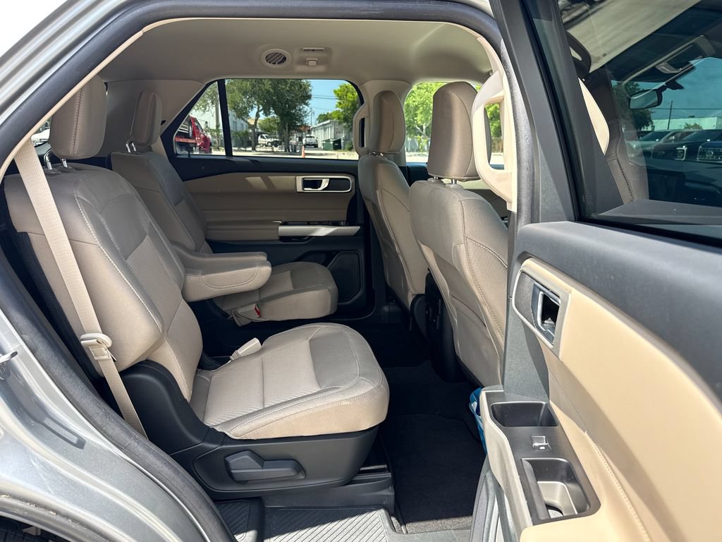 Certified 2023 Ford Explorer XLT RWD image 24