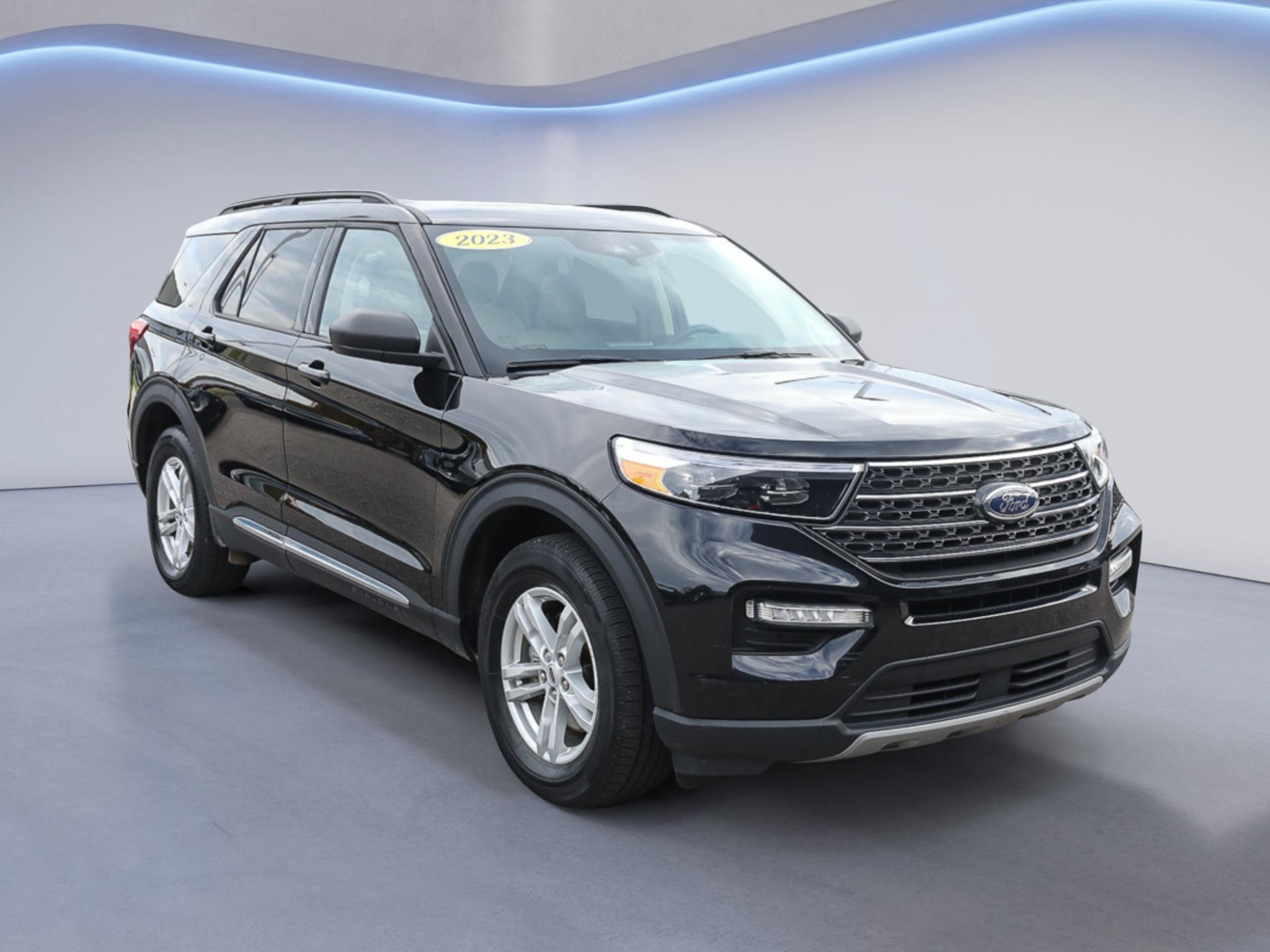 Certified 2023 Ford Explorer XLT w/ Equipment Group 202A
