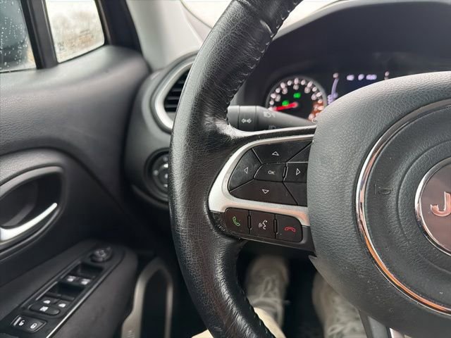 Used 2020 Jeep Renegade Latitude w/ Cold Weather Group image 31