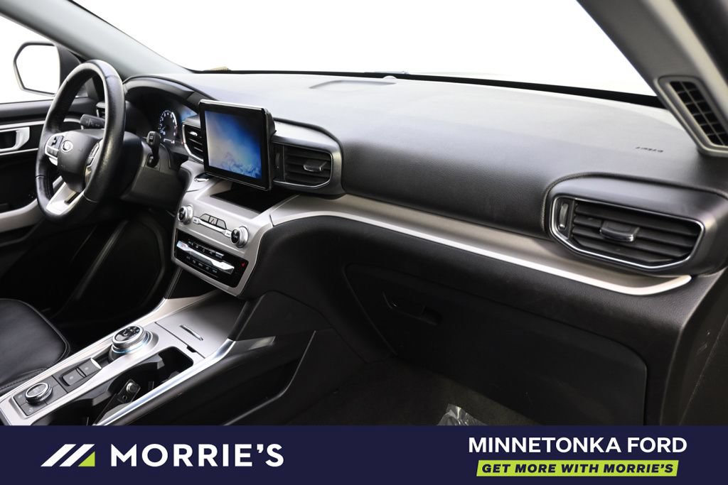 Certified 2023 Ford Explorer XLT w/ Equipment Group 202A AWD/4WD image 15