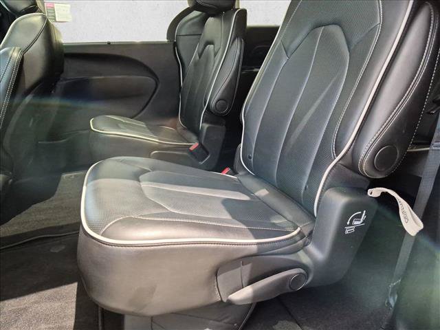 Used 2026 Chrysler Pacifica Limited w/ S Appearance Package FWD image 21