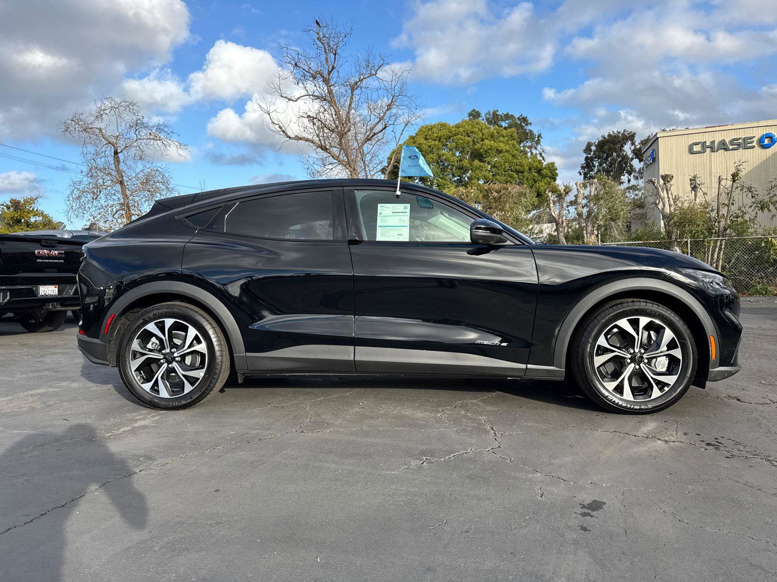 Certified 2025 Ford Mustang Mach-E Select image 7