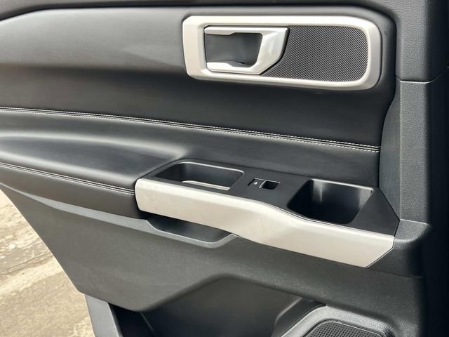 Certified 2022 Ford Explorer XLT w/ Equipment Group 202A image 19