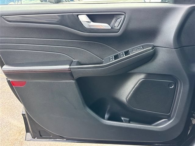 Certified 2025 Ford Escape ST-Line AWD/4WD image 15