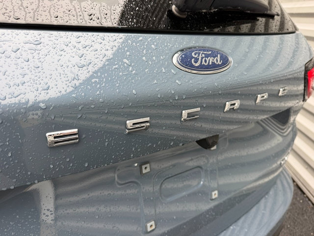Certified 2023 Ford Escape ST-Line Select w/ Tech Pack #2 AWD/4WD image 5