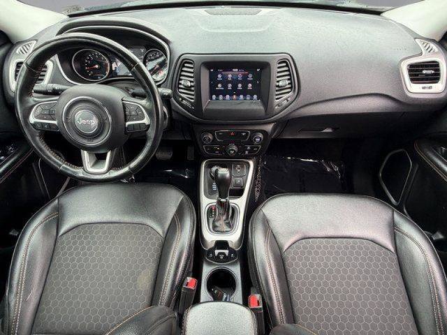 Used 2019 Jeep Compass Latitude w/ Popular Equipment Group AWD/4WD image 3