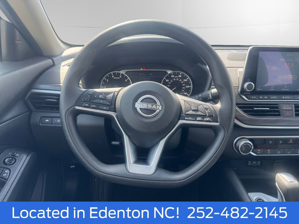 Used 2025 Nissan Altima 2.5 SV FWD image 13