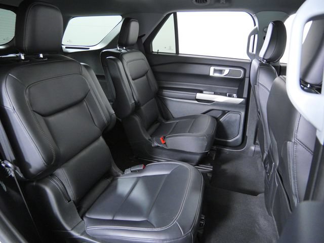 Certified 2024 Ford Explorer XLT w/ Equipment Group 202A AWD/4WD image 15